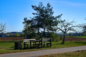 Rastplatz auf dem Gredl-Radweg bei Hofstetten 