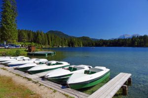 Am Hintersee bei Ramsau in Berchtesgaden könnt ihr Boote mieten