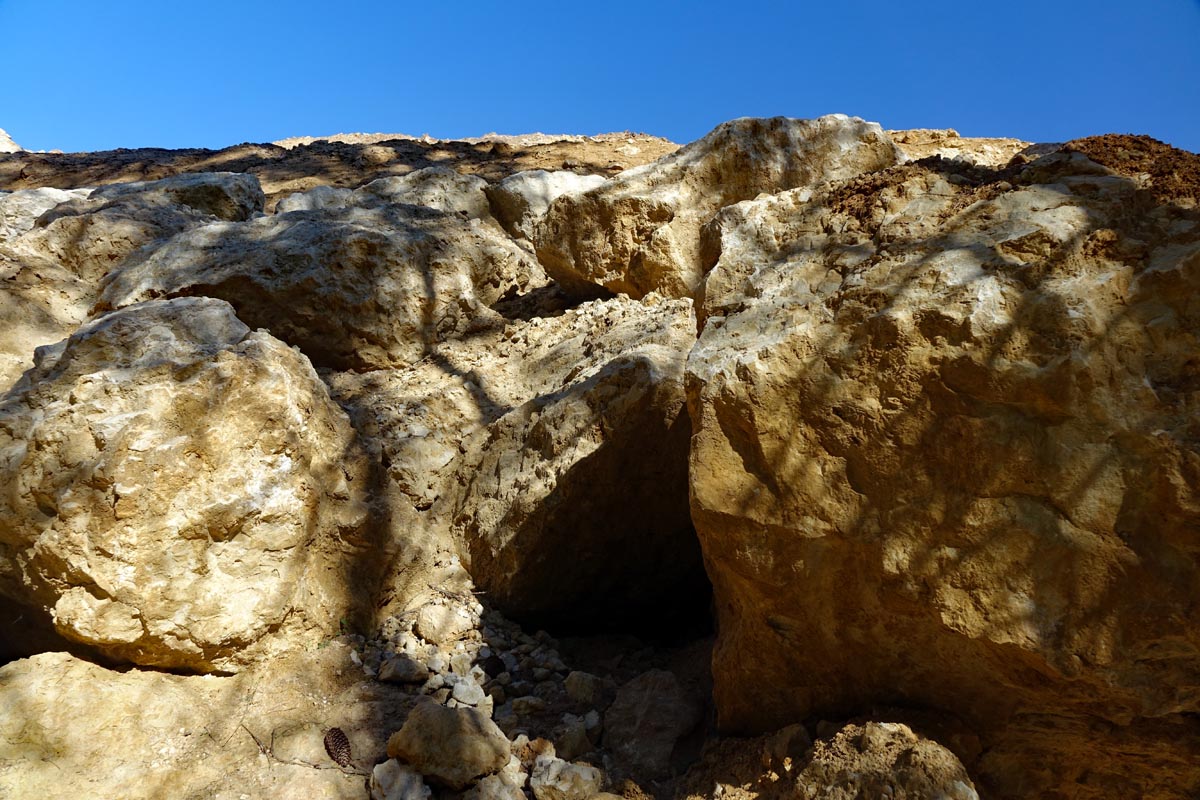 Steinbruch auf dem Weg zur Petershöhle im Nürnberger Land