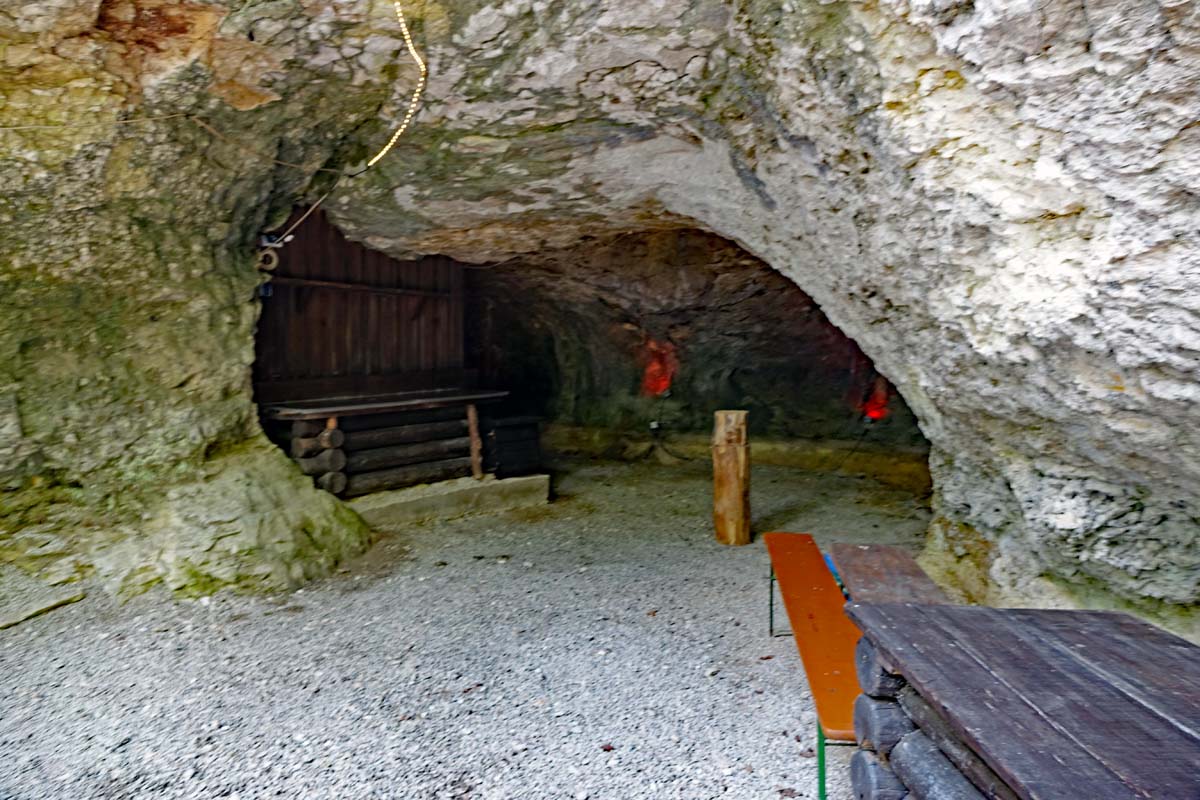 Von Höhlen, Schluchten und markanten Felsen - Die schönsten Geotope in Oberfranken 12 konstantinengrotte bei behringersmühle geotope bayern