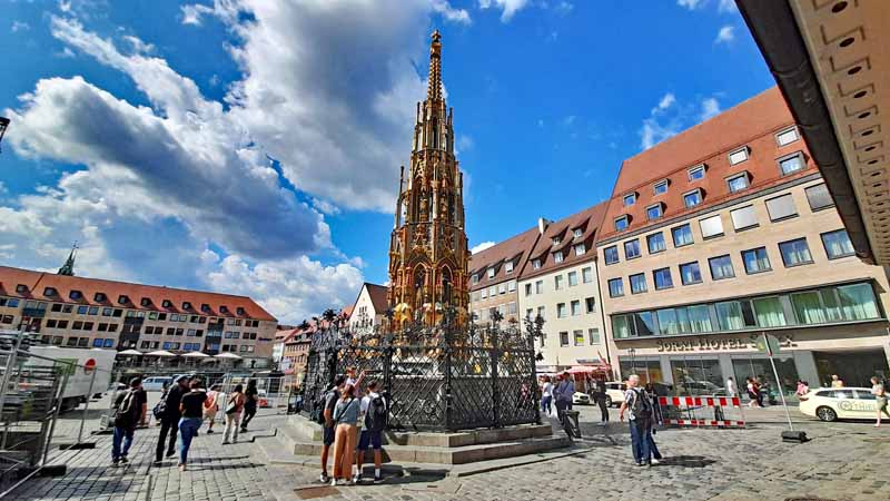 ALTSTADT NÜRNBERG 8 rundgang nürnberg altstadt sehenswürdigkeiten hauptmarkt schöner brunnen