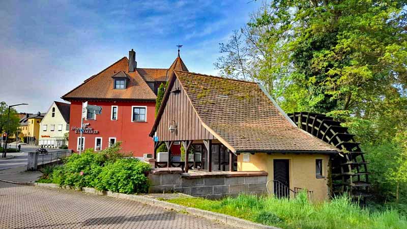 Die schönsten Wanderwege im Fränkischen Seenland - Teil 2 15 wasserrad georgensgmünd wandern mittelfranken