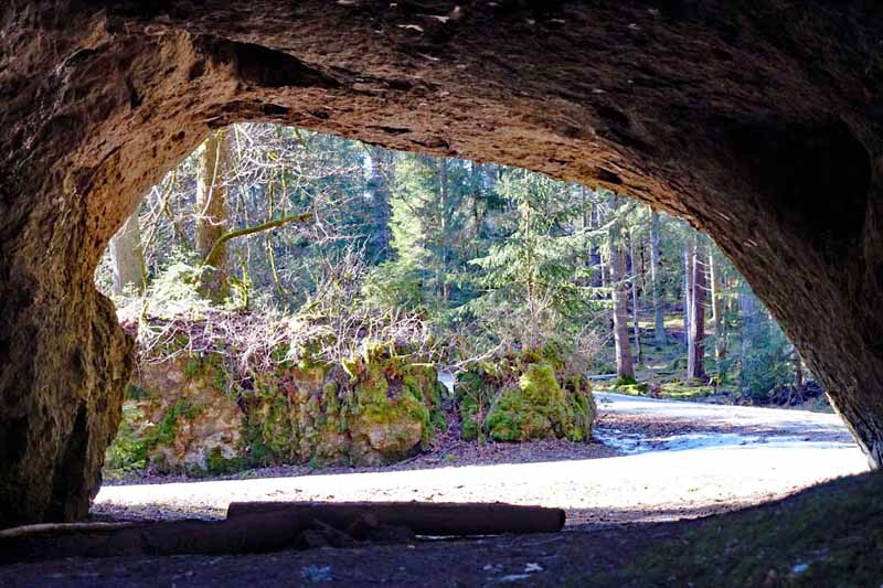 auerhahnweg wandern veldensteiner forst lochstein fränkische schweiz