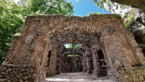 FELSENGARTEN SANSPAREIL 17 ruinentheater felsengarten sanspareil park wonsees