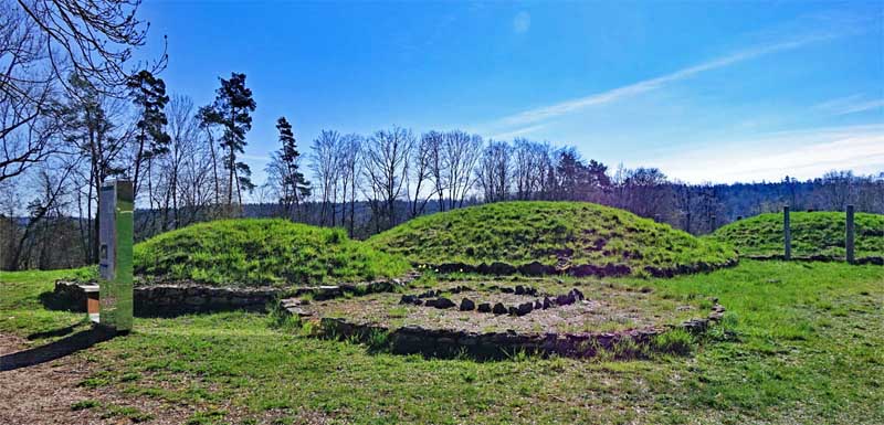 Die schönsten Wanderwege im Fränkischen Seenland - Teil 2 21 kelten keltengrab wandern keltenweg thalmässing hügelgrab