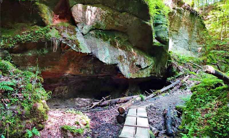 von der sophienquelle zur teufelskirche schlucht altdorf nürnberger land