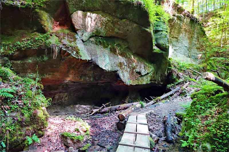 von der sophienquelle zur teufelskirche schlucht altdorf nürnberger land