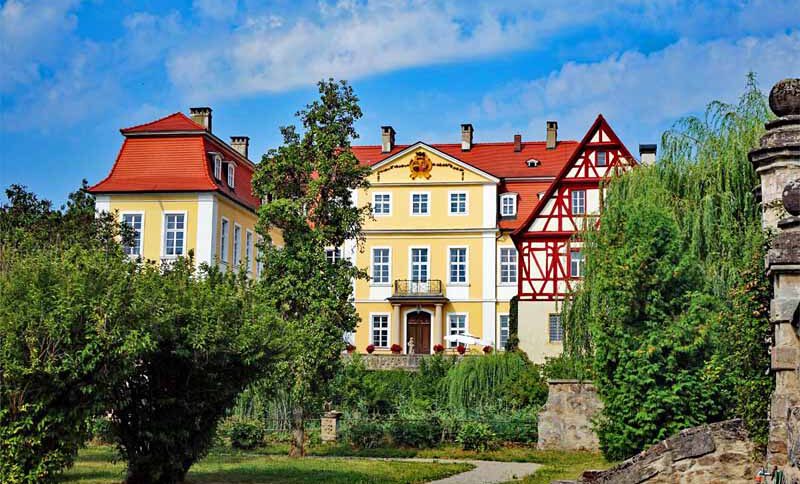 garten ansicht wasserschloss rügland mittelfranken
