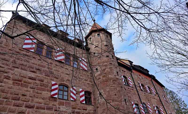 Wanderweg Brombachsee 21 - Burg Wernfels (Fränkisches Seenland) 2 burg wernfels wandern brombachsee 21 spalt