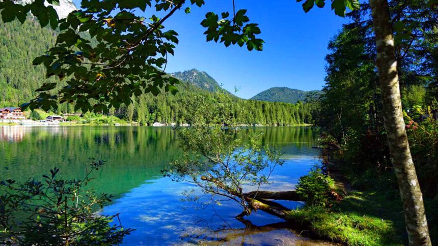 Eines der schönsten Motive im Berchtesgadener Land ist der Hintersee bei Ramsau
