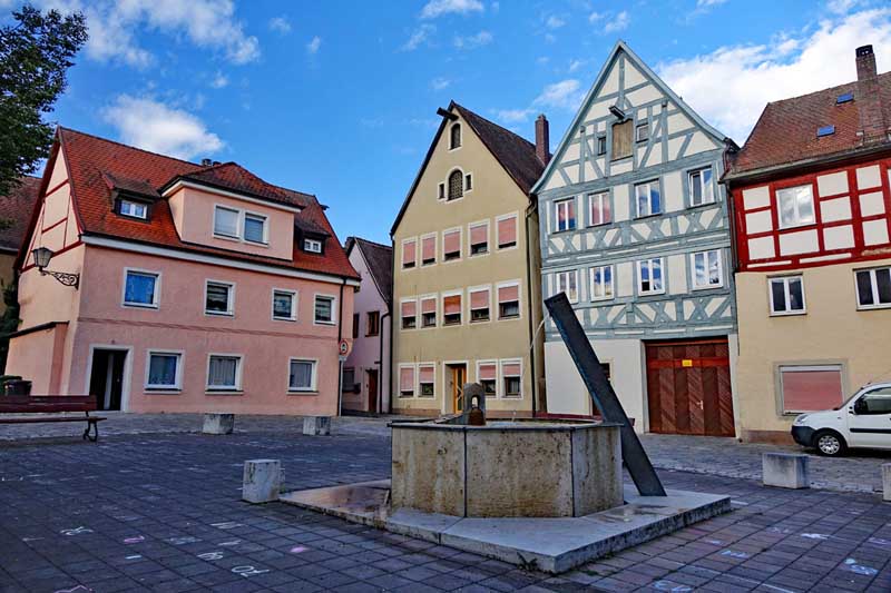 Auf Entdeckertour in der Römerstadt Weißenburg (Mittelfranken) 21 brunnen römerstadt weißenburg fränkisches seenland rundgang altstadt römer sehenswürdigkeiten