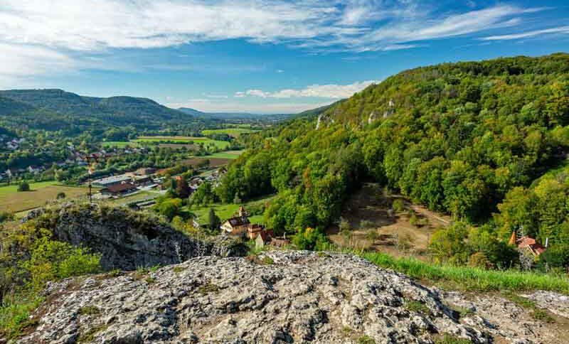 Rundwanderung durch das romantische Wiesenttal - Von der Streitburg zur Binghöhle (Fränkische Schweiz) 2 fränkische wanderberge franken wandern berge