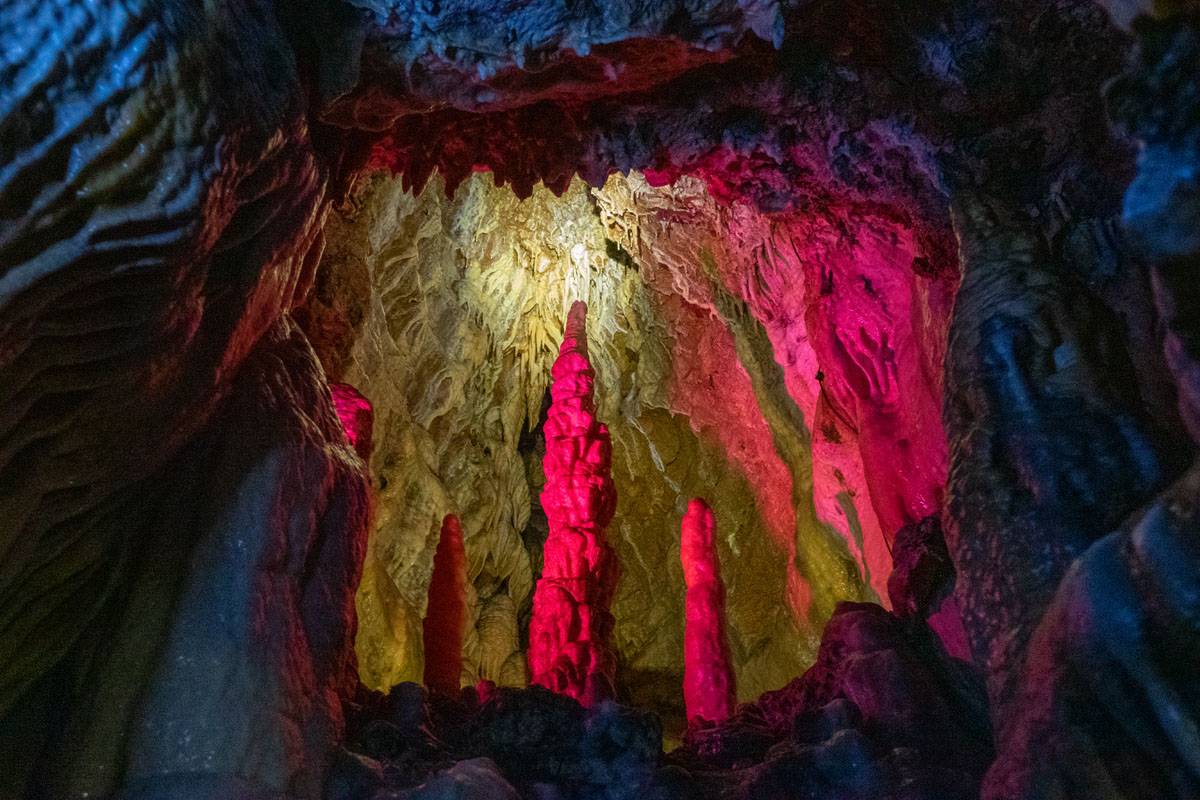kreuzigungsgruppe teufelshöhle pottenstein tropfstein