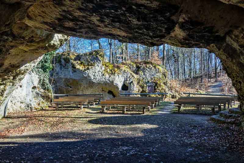 Geopfad Gößweinstein - Von der Fellner-Doline zur Stempfermühlquelle 8 wandern geotop kapuzinerkegelbahn gößweinstein