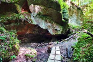 Klosterruine Gnadenberg 17 von der sophienquelle zur teufelskirche schlucht altdorf nürnberger land