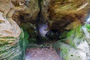 teufelssprung mit bärenhöhle felsenlabyrinth sagenpfad lichtenstein