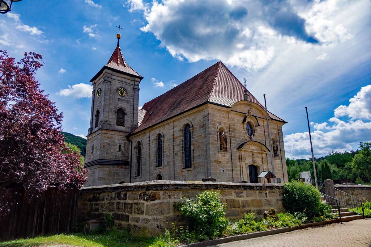 kirche in kersbach auf dem archäologischen wanderweg nürnberger land