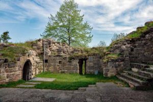 Weinberg-Rednitztal-Rundwanderung (Landkreis Roth) 23 burgruine hilpoltstein burgen schlösser mittelfranken