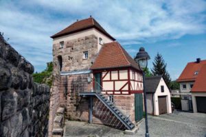 stadtmauer-rundgang hilpoltstein dölderleinsturm altstadt burg geschichte