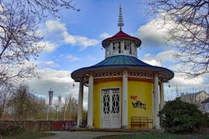 Auf Entdeckertour durch BAD MERGENTHEIM 5 kurpark schlosspark bad mergentheim chinesisches haus pavillon