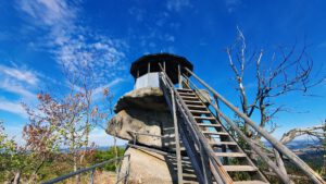 FICHTELGEBIRGE 36 schüssel pavillon gipfel großer waldstein geotop fichtelgebirge