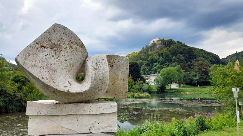 Von Riedenburg zur Klamm und Kastlhöhle 22 altmühl riedenburg kunst see