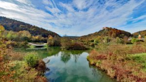 Essing: Kunstweg, Klausenhöhlen und Burg Randeck 25 wanderung von riedenburg zur klamm einthal altmühltal