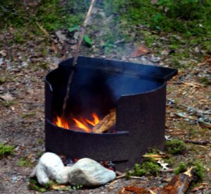stichwortverzeichnis wohnmobil urlaub camping kanada infos tipps lagerfeuer feuerstelle