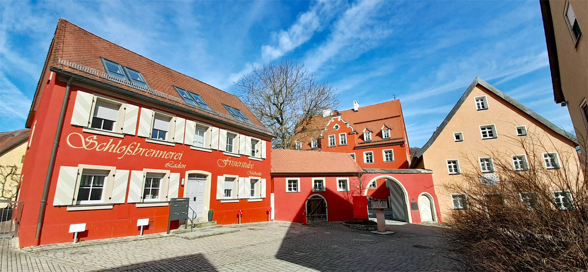 Von der Klauskirche zum Hexentor 13 pflegschloss betzenstein schlosshotel oberfranken fränkische schweiz wandern stadtrundgang