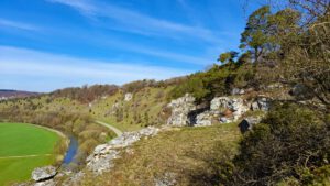 Vom Erlebnis-Geotop Lindle zu den Ofnethöhlen 28 zwölf apostel wanderweg teufelskanzel solnhofen nr. 3 altmühltal