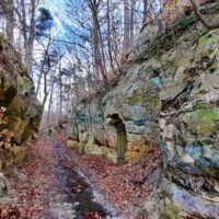 Hohlweg mit Felsenkellern in Deining 7 wandern neumarkt oberpfalz deining hohlweg felsenkeller