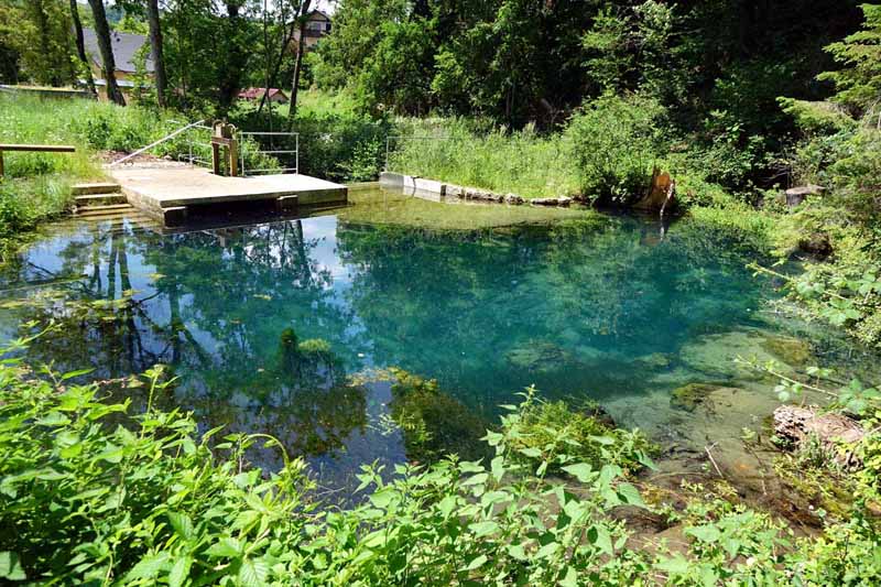 Die schönsten Geotope in Niederbayern 10 altmühltal ausflugsziele wanderungen sehenswürdigkeiten essing blautopf geotop