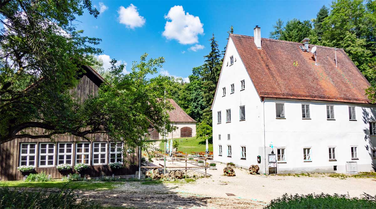 Vom Erlebnis-Geotop Lindle zu den Ofnethöhlen 8 alte bürg jagdschloss nördlingen ries wanderung lindle