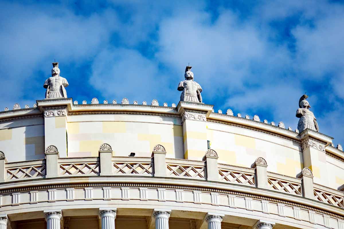 Befreiungshalle Kelheim 14 befreiungshalle kelheim kolonaden statuen