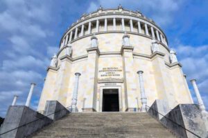 Bezauberndes Altmühltal 33 ausflug wandern altmühltal kelheim altstadt befreiungshalle