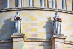 Befreiungshalle Kelheim 5 befreiungshalle kelheim statuen außen