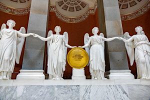 Befreiungshalle Kelheim 10 siegesgöttin statue kelheim befreiungshalle innen