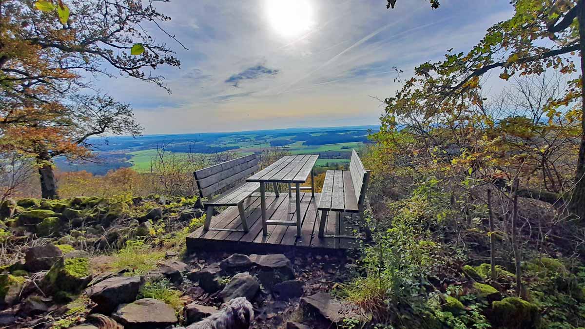 Rauher Kulm: Naturwunder Vulkan 28 picknick rast bank rauher kulm neustadt oberpfalz