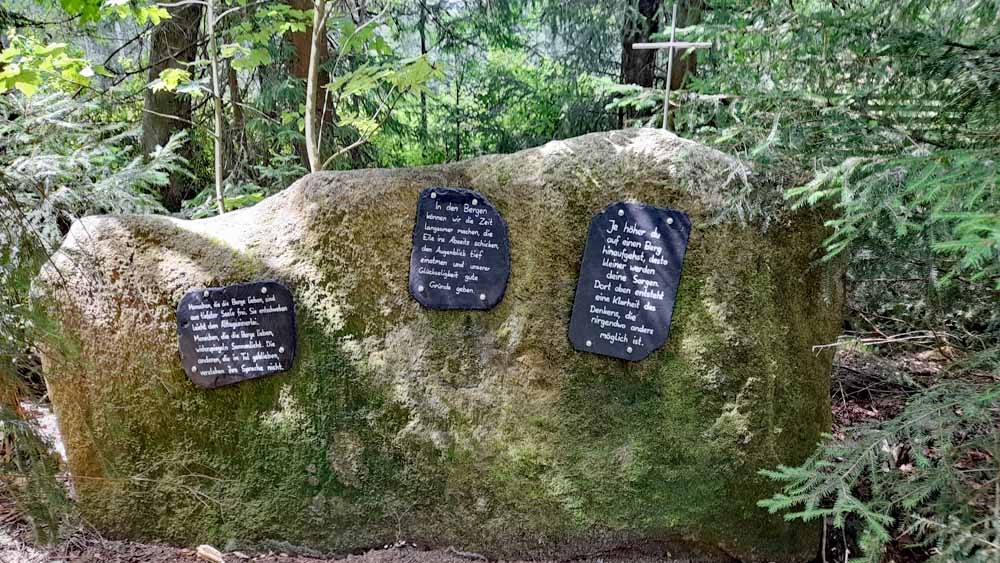 Rundweg 3: Rudolfstein und Drei-Brüder-Felsen 27 tafeln sprüche rudolfstein rundweg 3