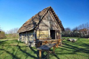 steinzeithaus geschichtsdorf landersdorf thalmässing freilichtmuseum