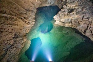 BOTANISCHER GARTEN HOF 24 see drachenhöhle syrau ausflug tropfsteinhöhle vogtland deutschland sachsen