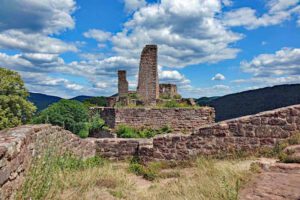 WELCHE INFORMATIONEN FINDET MAN AUF WANDERKARTEN? 11 wandern ausflugsziele dahner felsenland pfälzerwald burg altdahn
