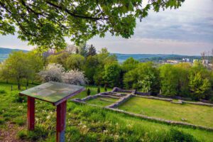 Auf Entdeckertour in der Römerstadt Weißenburg (Mittelfranken) 34 naturerlebnispfad nagelberg treuchtlingen altmühltal villa rustica fränkische wanderberge