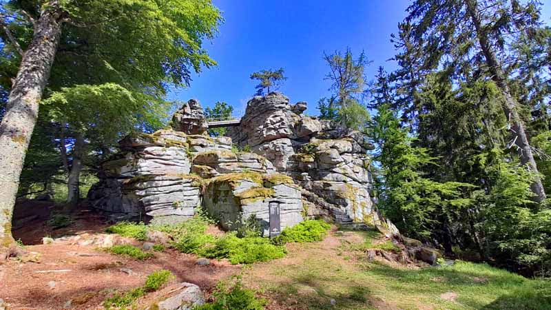 wanderung von fuchsmühl zum hackelstein oberpfalz steinwald