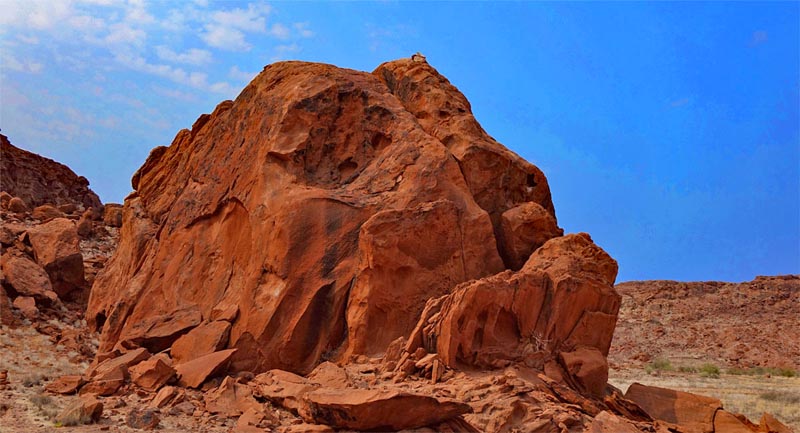 ZURÜCK IN DIE VERGANGENHEIT 2 ausflug damaraland korixas twyfelfontein orgelpfeifen burnt mountain namib