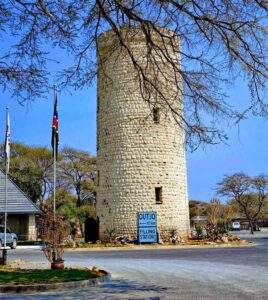 ETOSHA NATIONALPARK 6 parkverwaltung kasse tor süden etosha okaukuejo