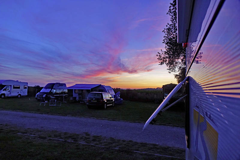Wohnmobil-Stellplätze - Welche Möglichkeiten gibt es bei der Übernachtung mit dem Camper in Deutschland? 4 idyllisch stellplatz natur wohnmobil