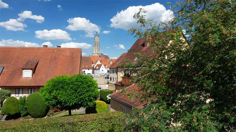 Nördlingen Stadtmauer-Rundgang 14 blick stadtmauer wehrgang nördlingen daniel