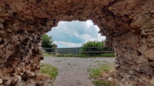 Essing: Kunstweg, Klausenhöhlen und Burg Randeck 15 burg ruine randeck essing altmültal niederbayern bayern ausflug wandern