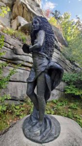 mutter erde plastik bronze skulptur ruine weißenstein